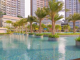 Fancy Designed Studio At Gold Coast Apartment