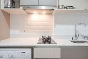 Fancy Designed Studio At Gold Coast Apartment