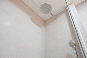 Fancy Designed Studio At Gold Coast Apartment