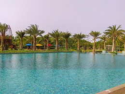 Fancy Designed Studio At Gold Coast Apartment