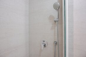 Fancy Designed Studio At Gold Coast Apartment