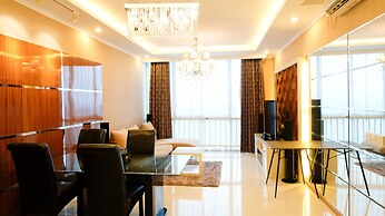 Luxurious 2Br At The Via And The Vue Ciputra World Apartment