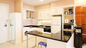 Luxurious 2Br At The Via And The Vue Ciputra World Apartment