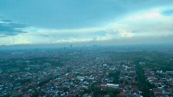 Luxurious 2Br At The Via And The Vue Ciputra World Apartment