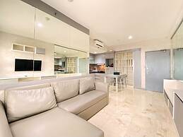 Cozy Stay And Serene Designed 2Br At Braga City Walk Apartment