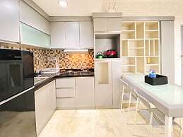 Cozy Stay And Serene Designed 2Br At Braga City Walk Apartment