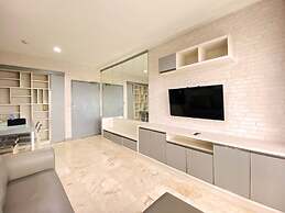 Cozy Stay And Serene Designed 2Br At Braga City Walk Apartment