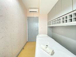 Cozy Stay And Serene Designed 2Br At Braga City Walk Apartment