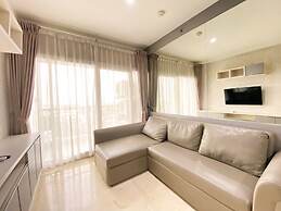 Cozy Stay And Serene Designed 2Br At Braga City Walk Apartment