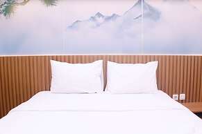 Comfortable Design Studio Room At Vasanta Innopark Apartment