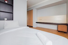 Comfort And Simply Look 2Br At Great Western Apartment