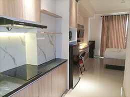 Elegant And Comfortable Studio Patraland Amarta Apartment