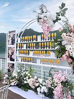 Halong Capella Cruise - Member of Lyra Cruise Collection