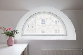 2ndhomes Unique Studio w Sauna & Balcony