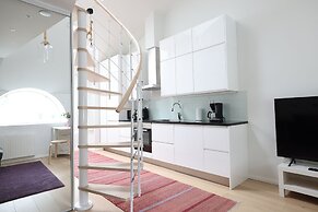 2ndhomes Unique Studio w Sauna & Balcony