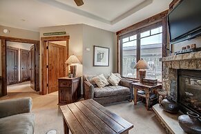 True Ski-in/ski-out Luxury Condo On Peak 7 1 Bedroom Condo by RedAwnin