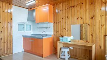 Ganghwa Marinwon Pulbilra Gajok Pension