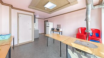 Ganghwa Marinwon Pulbilra Gajok Pension