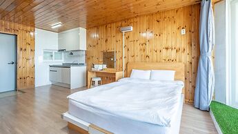 Ganghwa Marinwon Pulbilra Gajok Pension