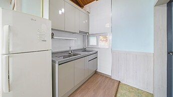 Ganghwa Marinwon Pulbilra Gajok Pension