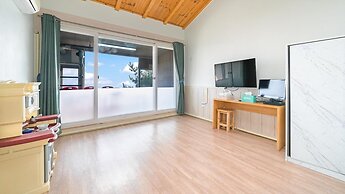 Ganghwa Marinwon Pulbilra Gajok Pension