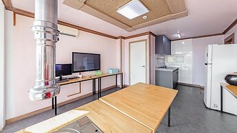 Ganghwa Marinwon Pulbilra Gajok Pension