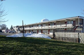 THE HIGHLANDER INN