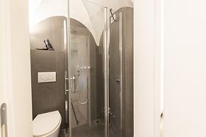 Le Grazie Luxury Apartment by Mmega