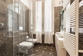 Le Grazie Luxury Apartment by Mmega