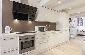 Le Grazie Luxury Apartment by Mmega