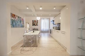 Le Grazie Luxury Apartment by Mmega