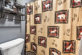 Penthouse Lodge - In Heart of Ozarks!