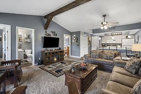 Penthouse Lodge - In Heart of Ozarks!