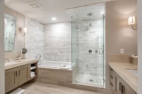 Platinum Four Bedroom Suite 4 Apartment Hotel by RedAwning