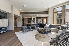 Platinum Four Bedroom Suite 4 Apartment Hotel by RedAwning