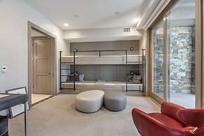 Platinum Four Bedroom Suite 4 Apartment Hotel by RedAwning