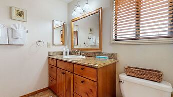 Mammoth Sierra Townhomes #18 2 Bedroom Condo by RedAwning