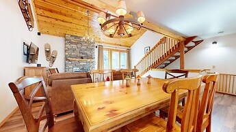 Mammoth Sierra Townhomes #18 2 Bedroom Condo by RedAwning