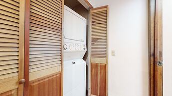 Mammoth Sierra Townhomes #18 2 Bedroom Condo by RedAwning