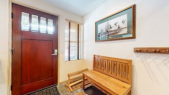 Mammoth Sierra Townhomes #18 2 Bedroom Condo by RedAwning