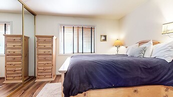 Mammoth Sierra Townhomes #18 2 Bedroom Condo by RedAwning