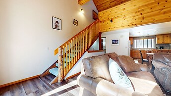 Mammoth Sierra Townhomes #18 2 Bedroom Condo by RedAwning