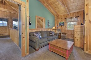 Scenic Smoky Mountains Escape w/ Hot Tub