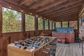 Scenic Smoky Mountains Escape w/ Hot Tub