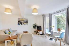 Stylish 1-bed Apartment - Heart of Tunbridge Wells