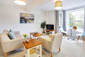 Stylish 1-bed Apartment - Heart of Tunbridge Wells