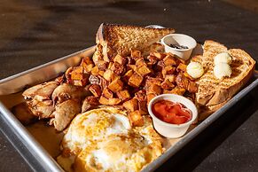 Under Canvas North Yellowstone