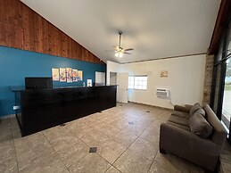 Bass Inn - Choke Canyon National Park