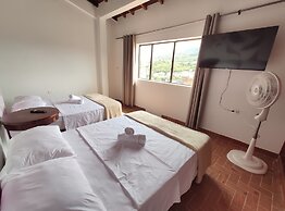 Hostal Colors - Hostel