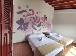 Hostal Colors - Hostel